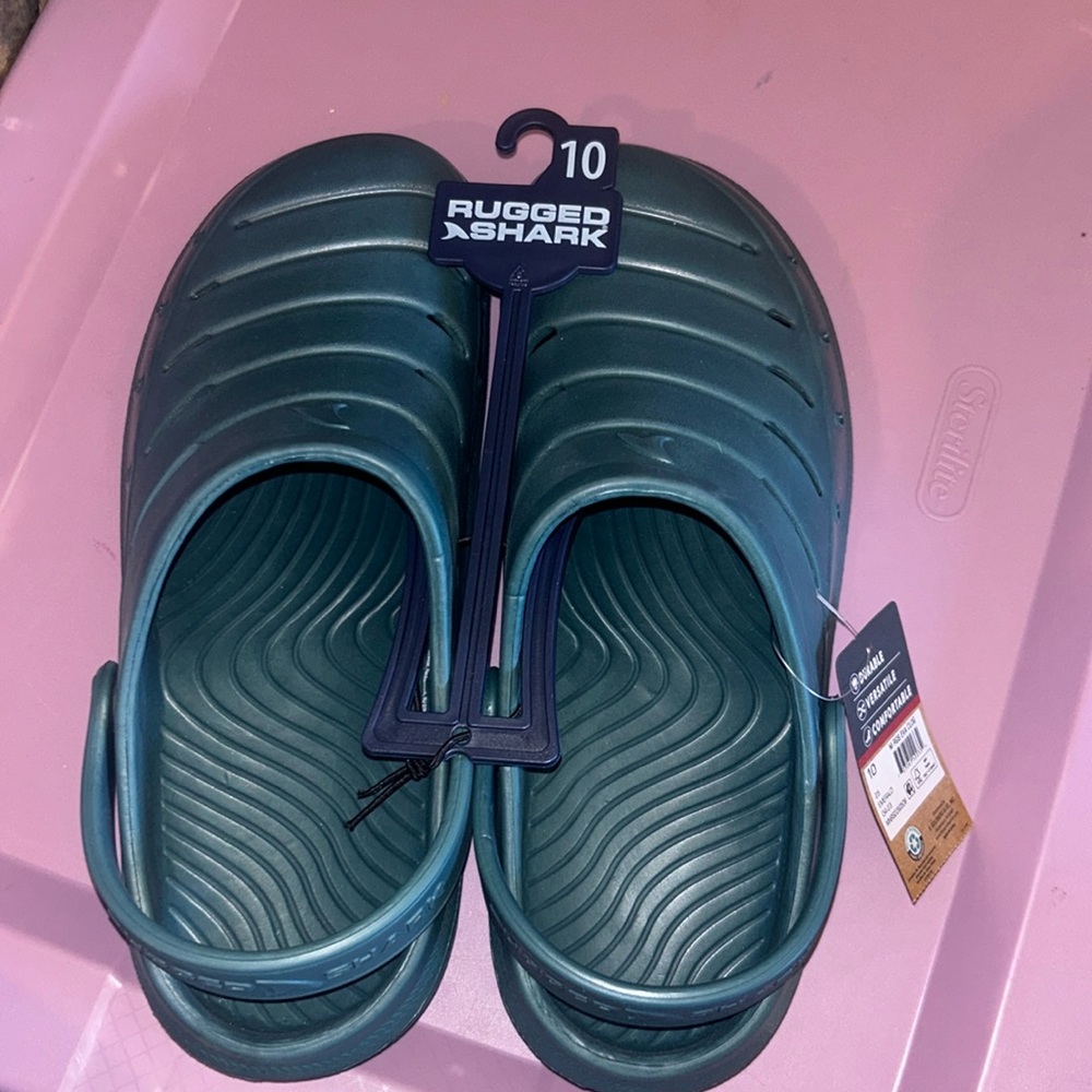 Emerald color crocs